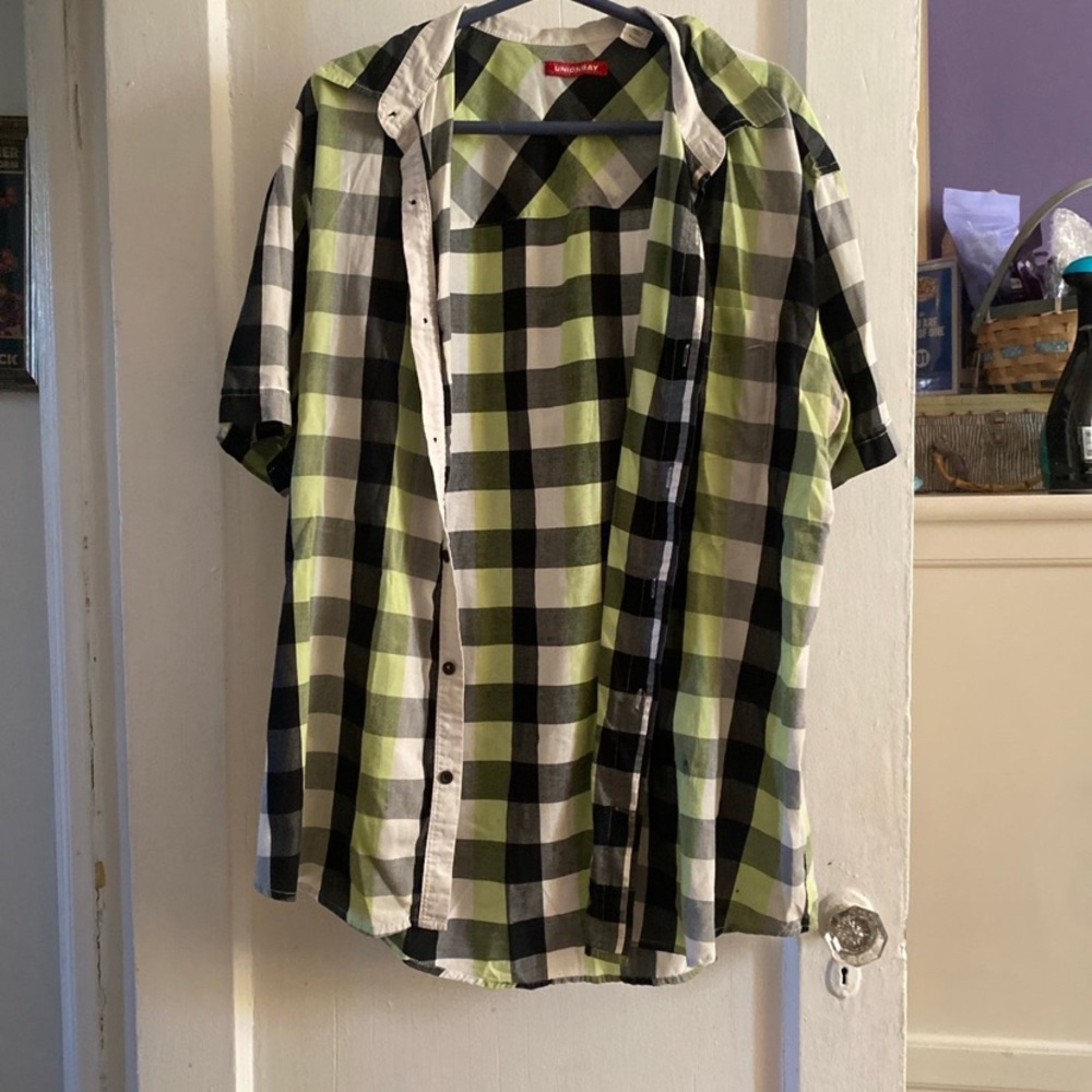 Union Bay Men’s Button Down
XL
Nwot